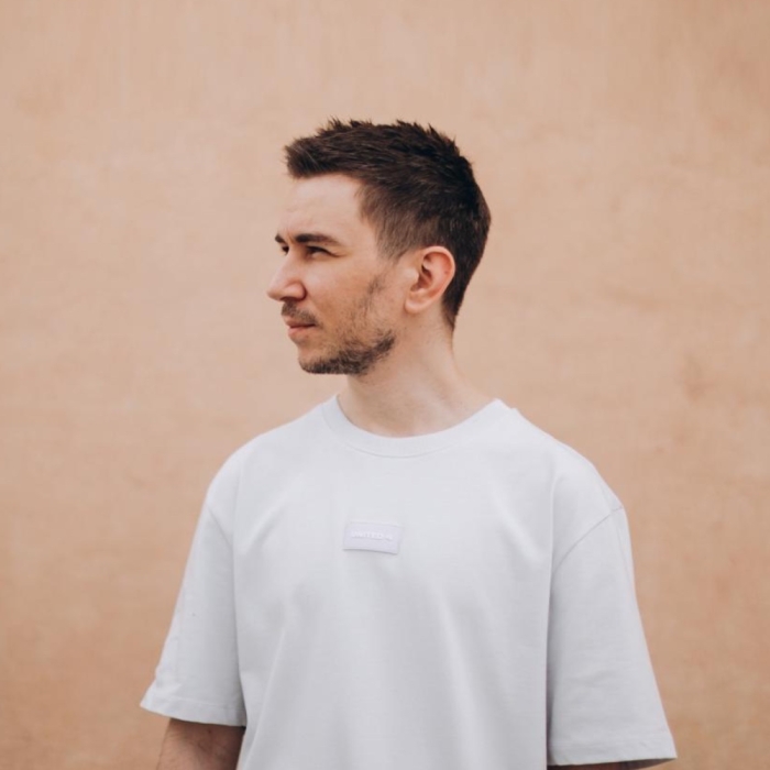 квітень, 2026